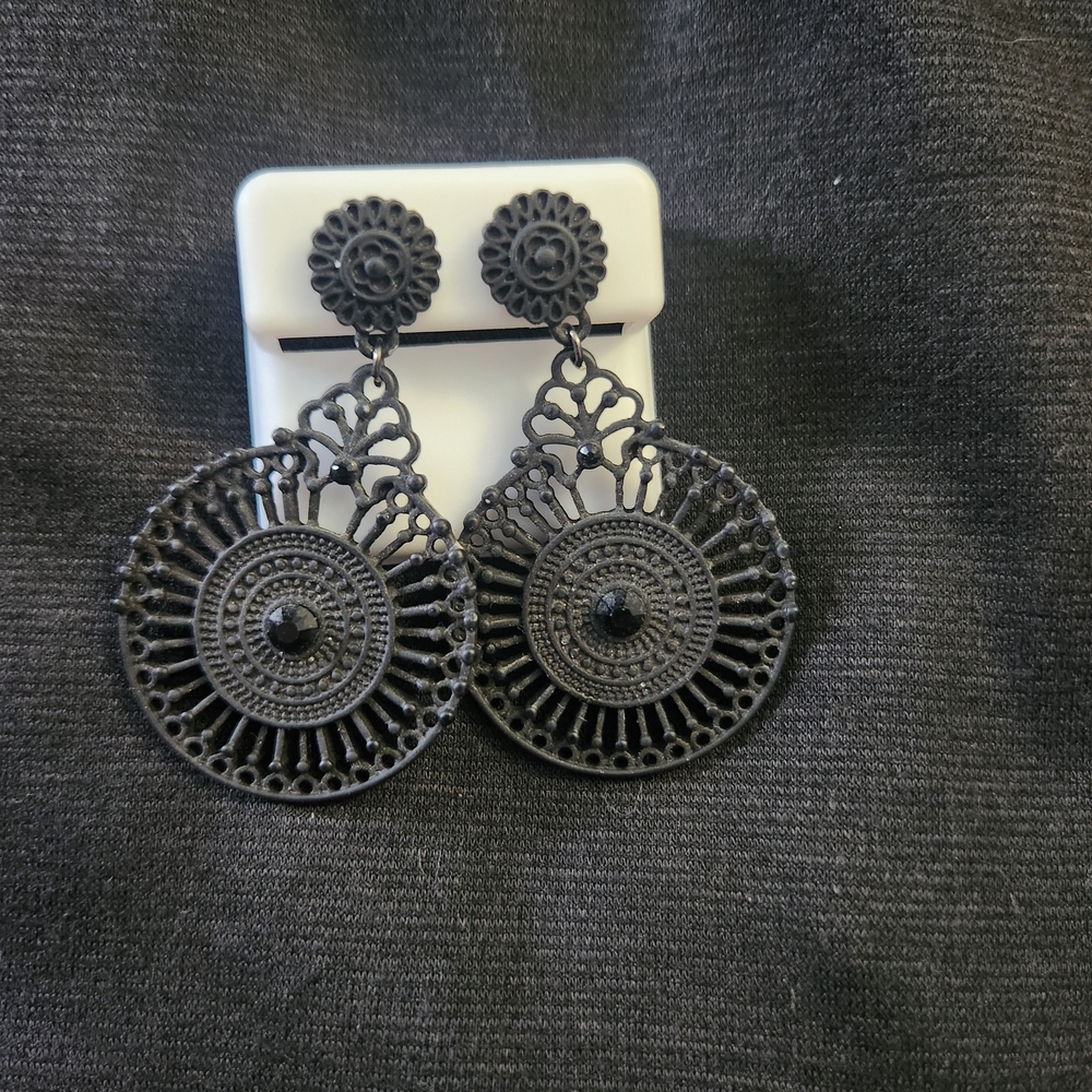 Elegant Black Dangle Earrings